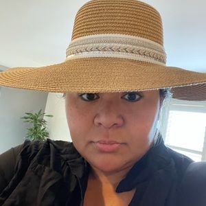 Meet your Posher, Andrea